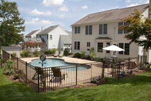 3 Things to Consider When Selecting a Pool Fence